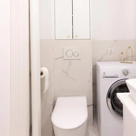 Downtown Near River By Rentujemy Warschau